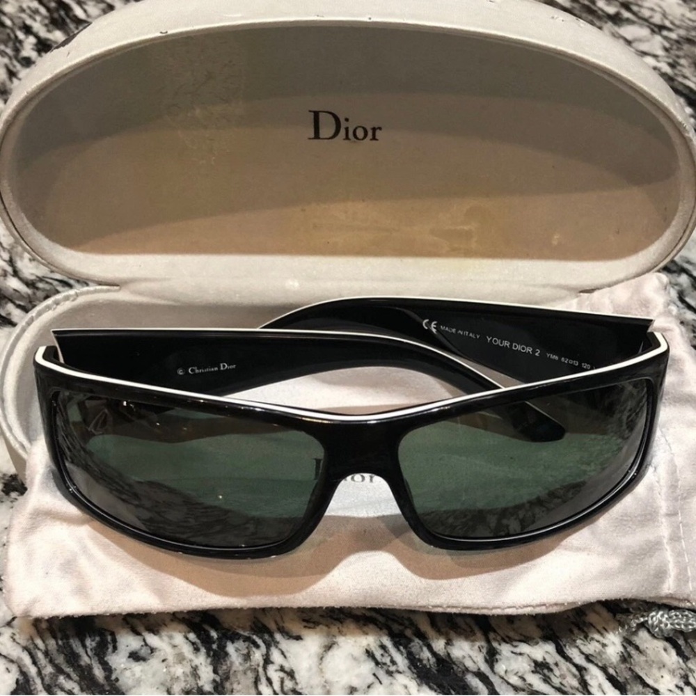 Authentic~Christian Dior~ Black~Sunglasses Sleek Design
